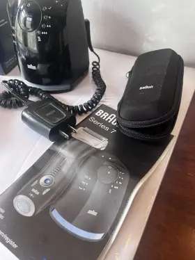 5675 Braun 069055859575 Series 7 760cc 5693 Shaver With Zipper Case And Clean Renew Charging Base #2