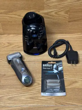 5696 Braun 069055867884 Series 7 799cc-6 Rechargeable Wet/dry Shaver System With New Head 70s