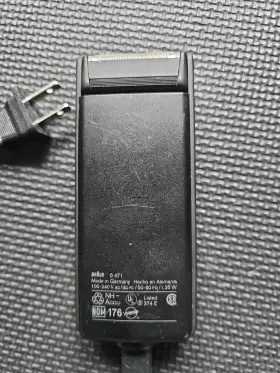 4501 Braun Travel Electic Shaver With Charger Working #3