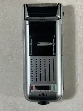 5704 Braun Electric Razor With Case #2