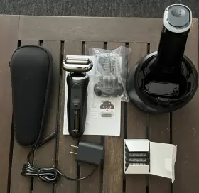 Braun 7085cc Series 7 Wet And Dry Shaver With Smartcare Center - Black
