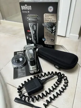 9293 Braun Series 9 Rechargeable Wet Dry Electric Shaver Razor With Extras 9293 Braun Series 9 Rechargeable Wet Dry Electric Shaver Razor With Extras