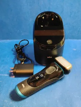 B966443 Braun Series 5 Type 5769 Razor And Cleaning Center S5 Tested Free Shipping