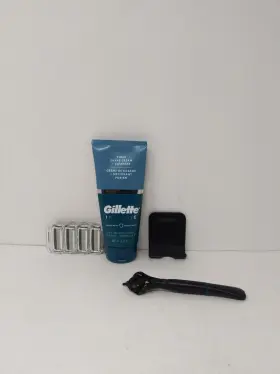 Gillette 047400684652 Intimate Men S Manscape Pubic Hair Trimmer Skinfirst Ball For #2