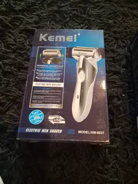 Kemei Shaver-km-9037 Electric / Usb Charginhg Mens