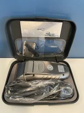 103357-01 Niki Richards Mens Electric Travel Shaver Rechargeable Hair Beard Case And Cord #2