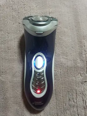 3160xl Philips Norelco Rechargeable Electric Shaver
