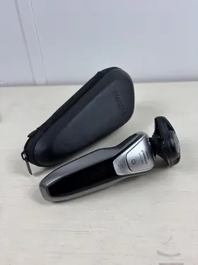 S5675 Philips Norelco 5750 Series 5000 Electric Shaver Wet Dry Razor With Case