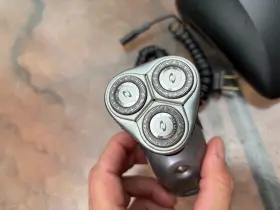 5885xl Philips Norelco Mens Silver Digital Cordless Rechargeable Electric Shaver #3