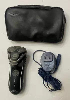 7115x Philips Norelco Rechargeable Mens Electric Shaver - Excellent Condition
