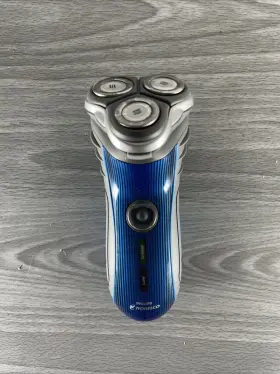 7120x Philips Norelco Shaver With Chargers #3 7120x Philips Norelco Shaver With Chargers #3