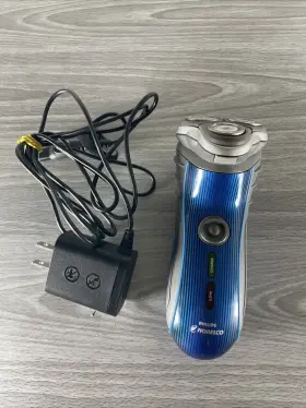 7120x Philips Norelco Shaver With Chargers 7120x Philips Norelco Shaver With Chargers