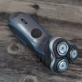 7140 Philips Norelco Rechargeable Xl Shaver Built-in Trimmer And Charging Cord #2