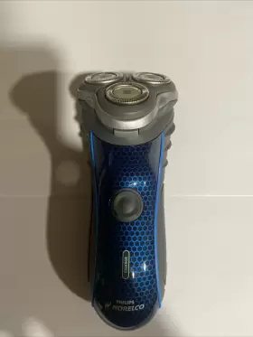 7140xl Philips Norelco Cordless Electrical Charging Razor With Bag And Charger #2