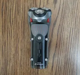 7250xl Philips Norelco Electric Shaver No Charger Parts Only See Description