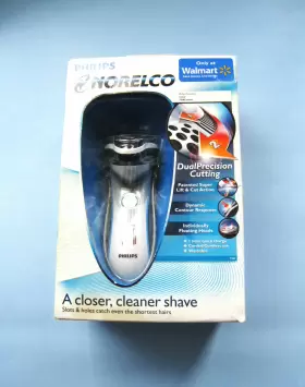 7363 Philips Norelco Razor Rechargable Corded And Cordless Washable