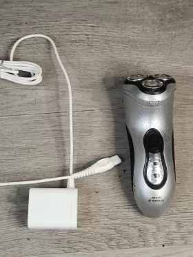 7810xl Philips Norelco Razor Electric Rechargeable Shaver With Charger