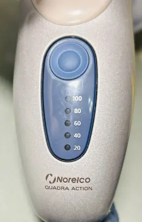 7866xl Philips Norelco Quadra Action Shaver W Trimmer Power Cord And Case Works #2
