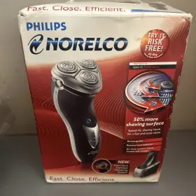 8200 Philips Norelco Series Cordless Rechargeable Electric Shaver With Jet Clean