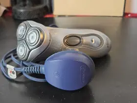 8800xl Philips Norelco Phillips Electric Shaver With Original Charging Cord
