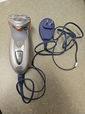 9170 Philips Norelco Smarttouch-xl Xl Electric Shaver - Used Discontinued Model #2 9170 Philips Norelco Smarttouch-xl Xl Electric Shaver - Used Discontinued Model #2