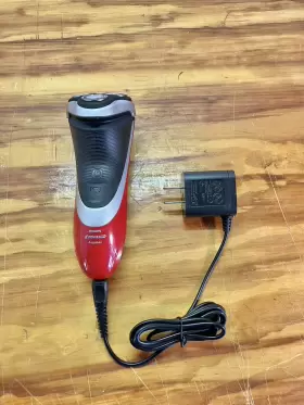 At81140 Philips Norelco At811 Aquatec Mens Cordless Rechargeable Shaver Red And Charger