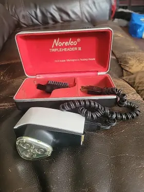 Hp1112 Philips Norelco Tripleheader Iii Corded Shaver System Vintage With Case