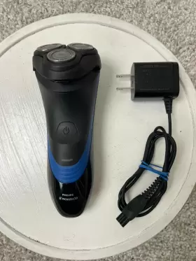 S1560 Philips Norelco Shaver Wireless Electric With Charger Tested/works