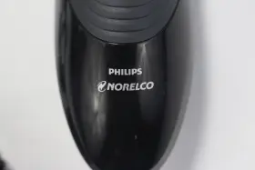 S1570 Philips Norelco 2300 Electric Shaver Cordless With Charger Model #2