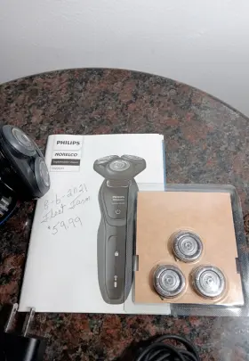 S5203 Philips Norelco Series 5000 Electric Shaver Model With Charger Working #2