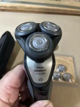 S5290 Philips Norelco Series 5000 Cordless 3 Head No Charging Cord New Ex Blades Works #2 S5290 Philips Norelco Series 5000 Cordless 3 Head No Charging Cord New Ex Blades Works #2