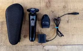 S6800 Philips Norelco Used - Model 6000 Series Wet And Dry Electric Shaver