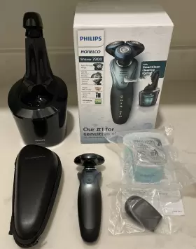 S7940 Philips Norelco Series 7000 Mens Electric Shaver With Smartclean System