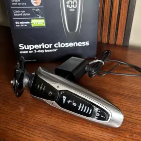 S9733 Philips Norelco S9733/91 9900 Pro Shaver Wet/dry Electric Handle/charger Only