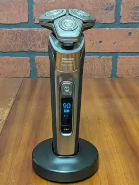 S9987 Philips S9987/85 Norelco Wet/dry Shaver 9000 Series With Stand - No Charging Cable