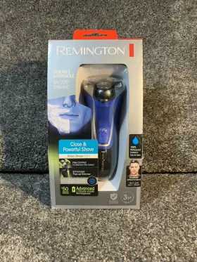 R4000 Remington 074590554861 Wetech Series Cordless Wet/dry Rotary Shaver - 100% Waterproof R4000 Remington 074590554861 Wetech Series Cordless Wet/dry Rotary Shaver - 100% Waterproof