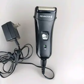 F3800 Remington Foil Shaver Rechargeable Cordless With Charger Works Great #2 F3800 Remington Foil Shaver Rechargeable Cordless With Charger Works Great #2