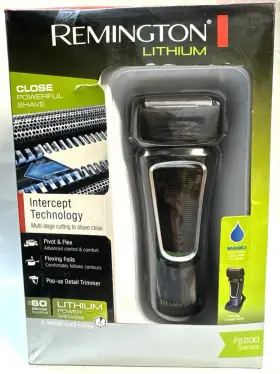F5200 Remington Lithium Shaver Scuffed Box
