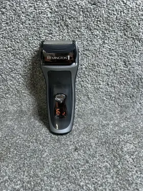 F7790 Remington Pivot And Flex Rechargeable Foil Shaver
