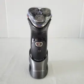 R4135 Remington Pivot And Flex Rechargeable Razor Shaver Cordless Rotary 3-head #2 R4135 Remington Pivot And Flex Rechargeable Razor Shaver Cordless Rotary 3-head #2