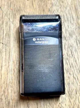 3831 Sanyo Vintage Rechargeable Shaver Sv