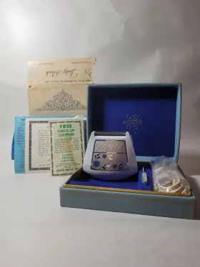 107-6 Schick Vintage- Lady Electric Shaver White Model New Box Is Damaged 107-6 Schick Vintage- Lady Electric Shaver White Model New Box Is Damaged