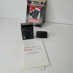 F1000 Schick Vintage Cordless Battery Shaver With Hard Case Gamma Classic Travel