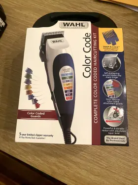 33541100 Wahl Premium Smooth Cut Hair Clipper With Guards And Bag