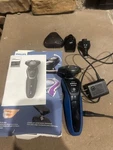 Philips Norelco Series 5000 S5210/81 Wet And Dry Electric Shaver. Fixed Price $18.10.