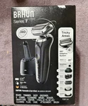 New Braun Series 70-S7200CC Wet/dry 360 Flex Men's Electric Shaver 7091CC. Fixed Price $100.00.