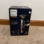Philips Norelco S9000 Prestige Shaver With Qi Charging And Clean Base *new*. Fixed Price $174.99.