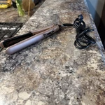 Aria Flat Iron Beauty Stand Out 1" Rose Gold Infrared Straightener For Sephora. Fixed Price $24.95.