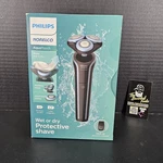 Philips Norelco Aquatouch Wet & Dry Rechargeable Shaver Precision Trimmer New!. Fixed Price $49.95.