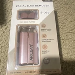 Aricean 18K Gold Plated Precision Shaver Built-in Light Foil Head Pink S-039. Fixed Price $15.00.